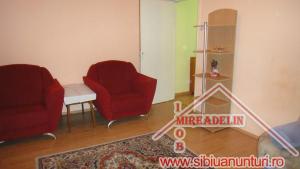 VAND APARTAMENT 2 camere nedecomandate,    zona INTEREX