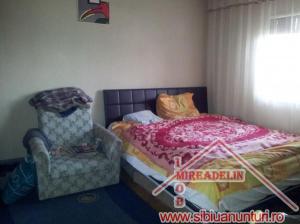 VAND APARTAMENT 4 CAMERE DEC. ,   CALEA DUMBRAVII