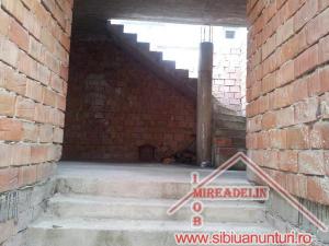 VAND CASA la rosu D+P,   zona TURNISOR