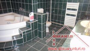 INCHIRIEZ VILA P+E+M,   295 mp,   zona CALEA POPLACII