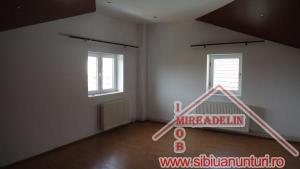 INCHIRIEZ VILA P+E+M,   295 mp,   zona CALEA POPLACII