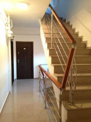 Vand apartamente Damaroaia-Jiului