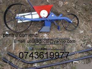 Semanatoare manuala de ceapa,                    ridichi,                    morcov, 