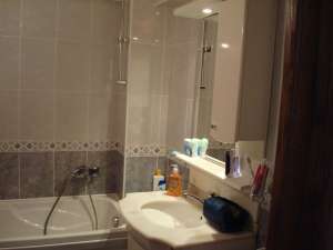 TRAIAN 3 CAMERE MOBILAT FINISAT