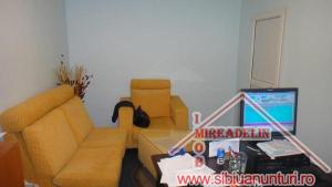 VAND APARTAMENT 4 camere,   zona Rahova