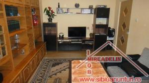 VINDEM APARTAMENT 3 CAMERE,   BROSCARIE