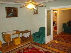 De vanzare apartament cu 4 camere in Oradea,   pe Bulevardul Dacia intre Profi si TVS.