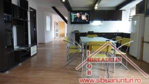 INCHIRIEZ MANSARDA,   3 CAMERE,   CENTRAL