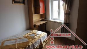 INCHIRIEZ MANSARDA,   3 CAMERE,   CENTRAL