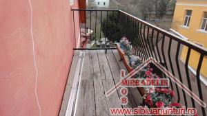 INCHIRIEZ MANSARDA,   3 CAMERE,   CENTRAL