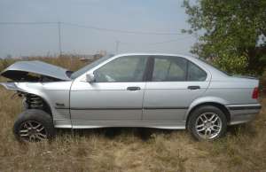 dezmembrez bmw 318