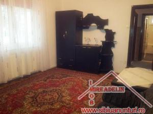 INCHIRIEZ APARTAMENT 2 CAMERE,   ZONA CEDONIA