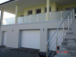 Construim balustrade de sticla