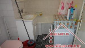 INCHIRIEZ APARTAMENT 2 CAMERE ,    ZONA DIODA