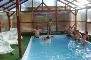 Inchiriez Pensiune cu piscina zona Belis
