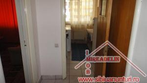 INCHIRIEM APARTAMENT 2 CAMERE,   ZONA M. VITEAZU