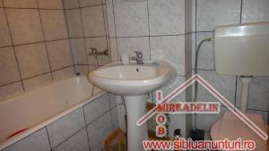 INCHIRIEM APARTAMENT 2 CAMERE,   ZONA M. VITEAZU