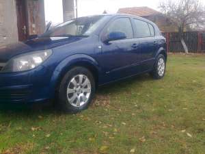 dezmembrez opel astra H