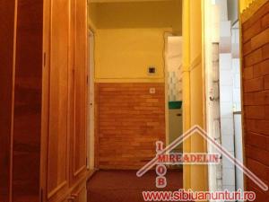 INCHIRIEZ APARTAMENT 2 CAMERE DECOMANDATE VASILE AARON