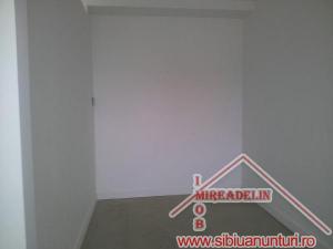 INCHIRIEZ SPATIU COMERCIAL,   ZONA CENTRALA
