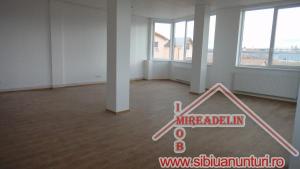 INCHIRIEZ SPATIU COMERCIAL + BIROURI,   Calea Turnisorului