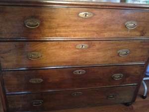 Mobilier ,  4 sertare ,  nuc