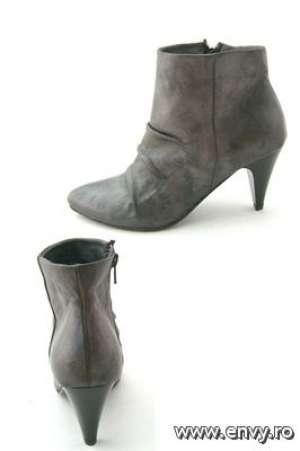 vand cizme si botine