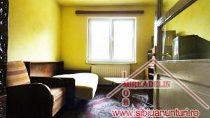 INCHIRIEZ CASA D+P,    SINGUR IN CURTE,    ZONZ GARA MICA