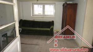 INCHIRIEZ CASA D+P,    SINGUR IN CURTE,    ZONZ GARA MICA