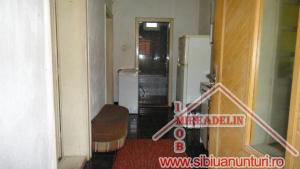 INCHIRIEZ CASA D+P,    SINGUR IN CURTE,    ZONZ GARA MICA