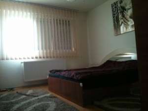 vind apartament 2 cam 90 mp
