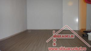 INCHIRIEZ APARTAMENT 3 CAMERE,    B-dul M. VITEAZU