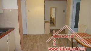 INCHIRIEZ APARTAMENT 3 CAMERE,    B-dul M. VITEAZU
