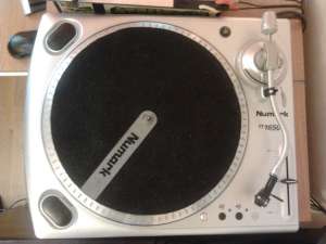 Turntable Numark TT-1650 + Mixer Vestax PMC-05 Pro II