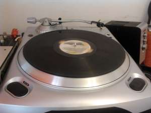 Turntable Numark TT-1650 + Mixer Vestax PMC-05 Pro II
