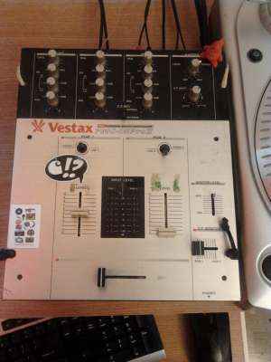 Turntable Numark TT-1650 + Mixer Vestax PMC-05 Pro II