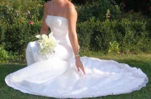 Rochie Eddy K,    model sirena cu trena,    cu cristale Swarovsky,    pentru 1.70-1.80 m,    58-68 k