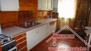 INCHIRIEZ APARTAMENT 4 CAMERE,   SEMAFORULUI