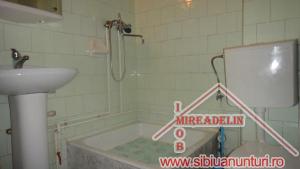 INCHIRIEZ APARTAMENT 4 CAMERE,   SEMAFORULUI
