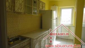 INCHIRIEZ APARTAMENT 4 CAMERE,   VASILE AARON
