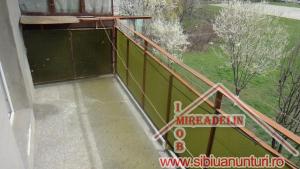 INCHIRIEZ APARTAMENT 4 CAMERE,   VASILE AARON
