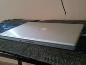 APPLE MACBOK PRO 4G RAM,  500 G HARD