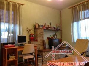 INCHIRIEZ CASA,    P+E,    SINGUR IN CURTE,    zona PIATA CLUJ