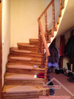 INCHIRIEZ CASA,    P+E,    SINGUR IN CURTE,    zona PIATA CLUJ
