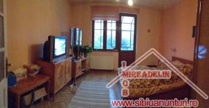 INCHIRIEZ CASA,    P+E,    SINGUR IN CURTE,    zona PIATA CLUJ