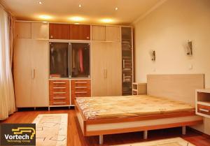 Mobilier la comanda