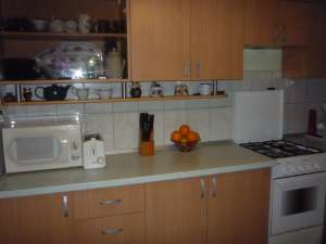 Vand casa cu 4 camere sau schimb cu apartament cu 2 camere +diferenta