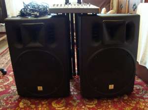 SISTEM COMPLET THE BOX 400 W CU MIXER, CABLURI, COMPRESOR BEHRINGER