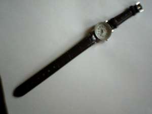 ceas dama Featurely.  Tel. 0764.533.165 sau 0730.55.30.65
