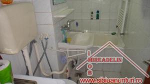 INCHIRIEZ APARTAMENT 2 CAMERE,   HIPODROM IV